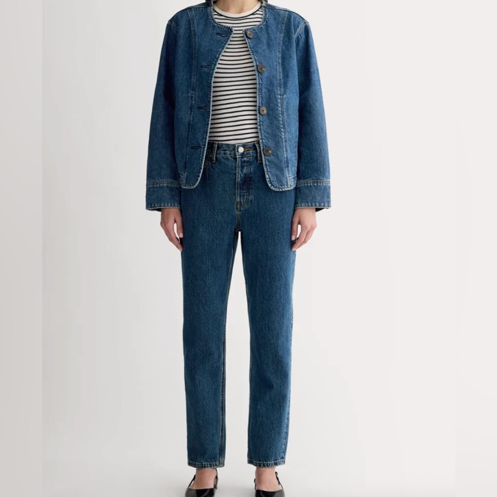 The curvy 90s cheeky straight jean (crop) in Deep Atlantic wash